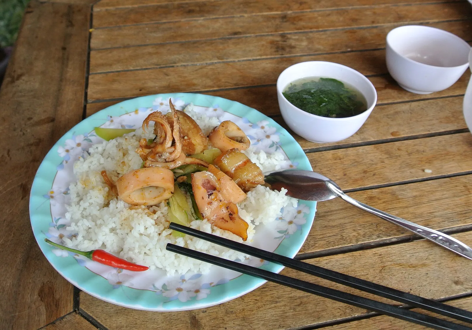 Ảnh minh họa cho Ăn sáng ở Hạ Long