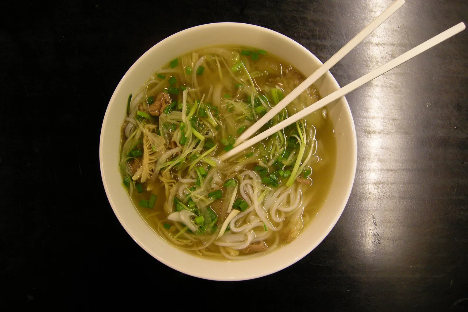 Ảnh minh họa Vi Vu cùng Hoàn gợi ý Sun Food & Drinks: ăn gì, đi thế nào?