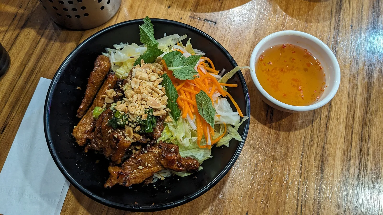 Ảnh minh họa cho Chi phí ẩn khi đặt khách sạn Hạ Long