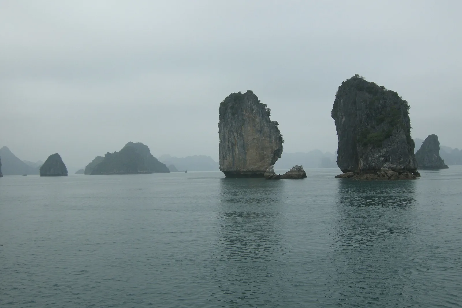 Ảnh minh họa cho Nên đi Vịnh Hạ Long buổi sáng hay buổi chiều