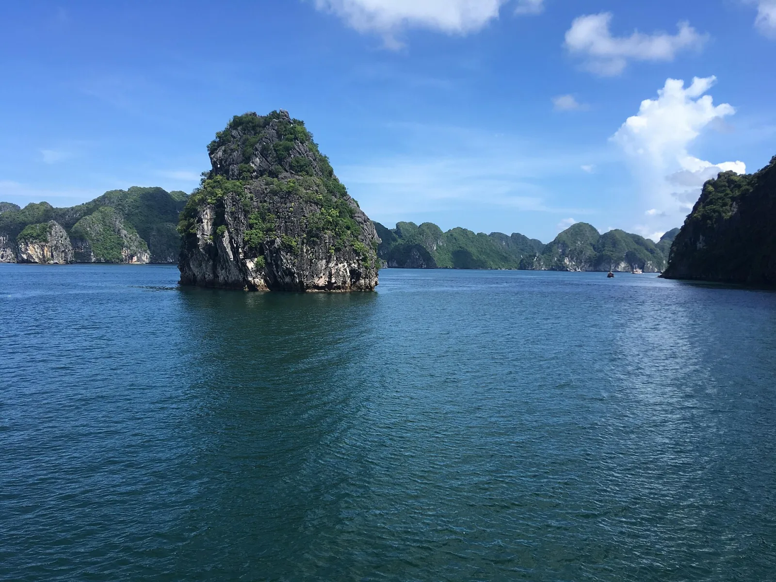 Ảnh minh họa cho Lịch trình Hạ Long 1 ngày cho nhóm 20 người