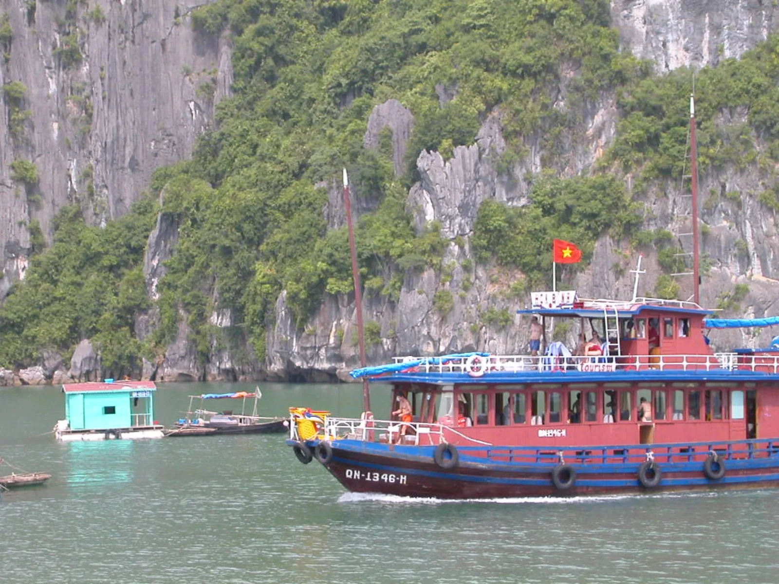 Ảnh minh họa cho Hạ Long tháng 1