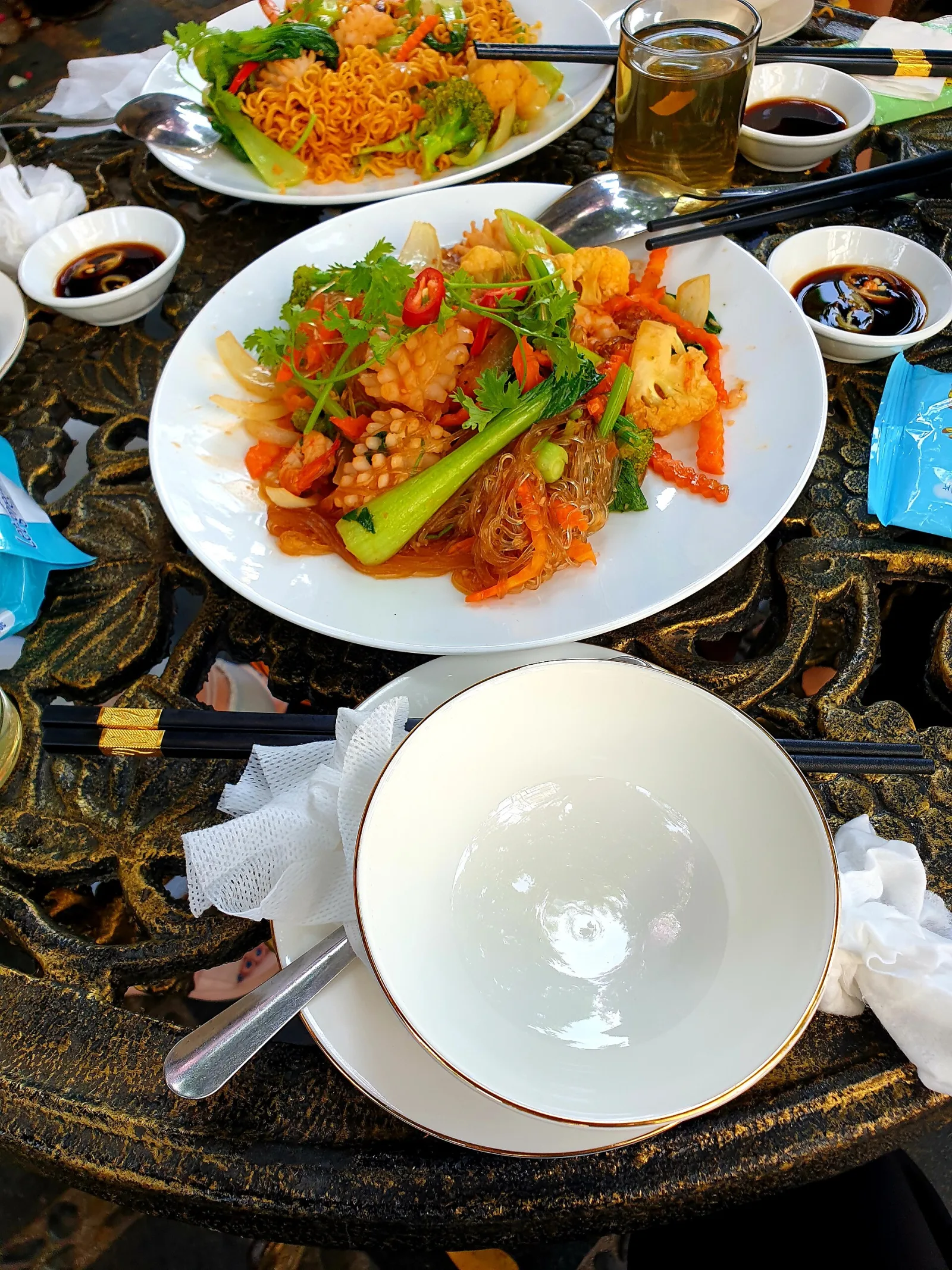 Ảnh minh họa cho An toàn thực phẩm khi ăn hải sản ở Hạ Long
