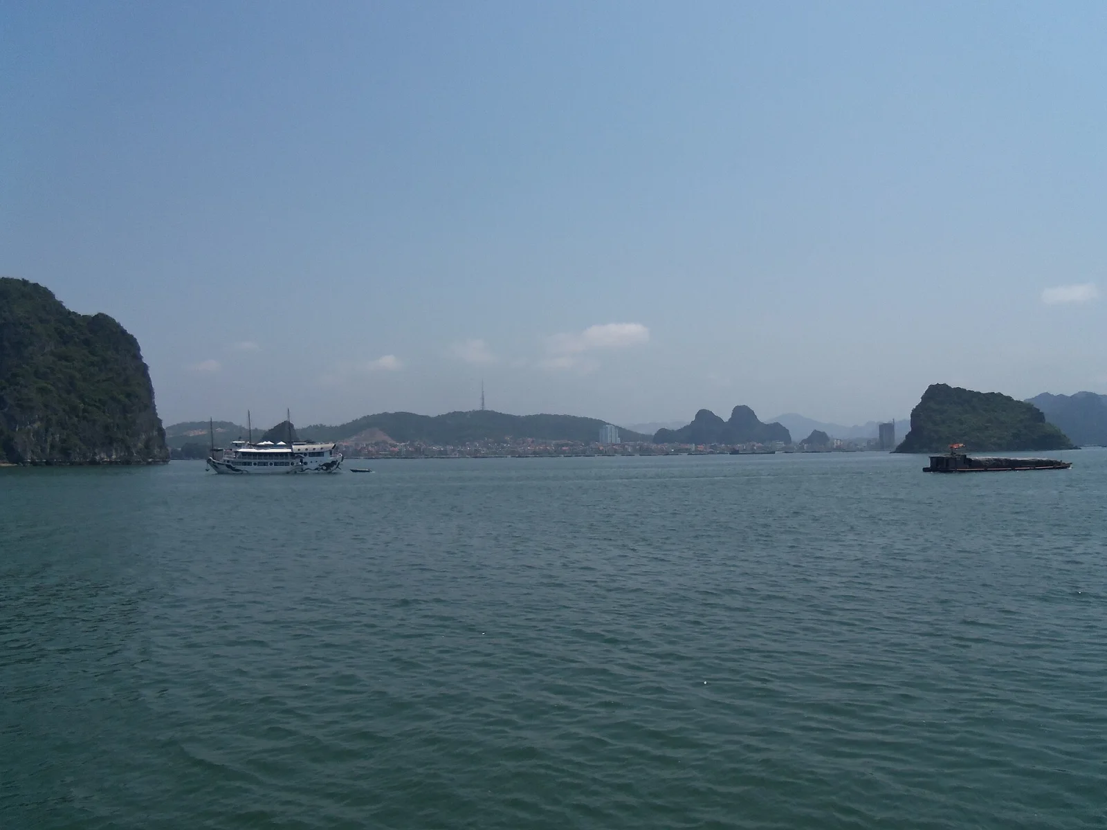 Ảnh minh họa Harbor Bay Hạ Long: ghép lịch nghỉ và ăn uống