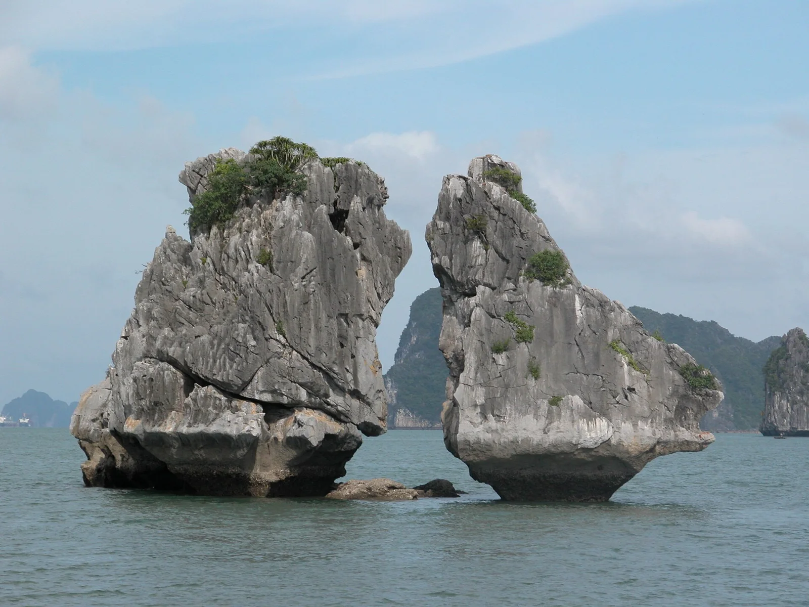 Ảnh minh họa Hạ Long tháng 9